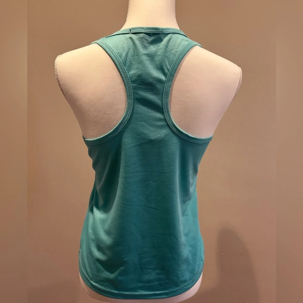 Quick Dry Aqua Racer Back Tank NWT - Picture 2 of 5